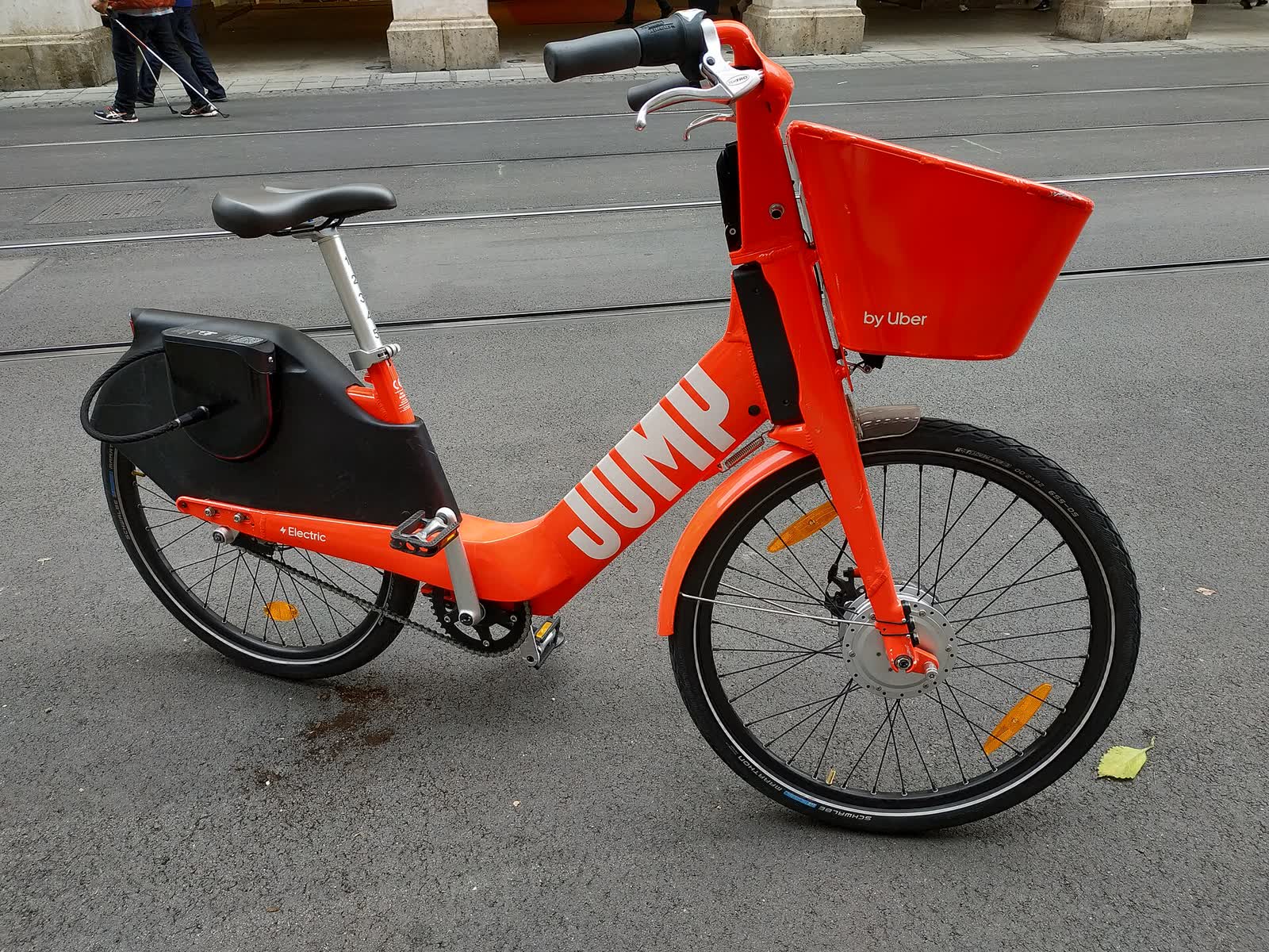 Pedelec mit integriertem Akku und Mittelmotor